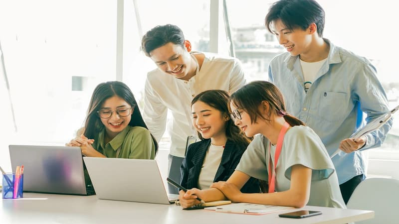 Sơ đồ mạng lưới các giá trị cốt lõi quan trọng đối với thế hệ Gen Z, thể hiện sự ưu tiên vào bản thân, gia đình và cộng đồng