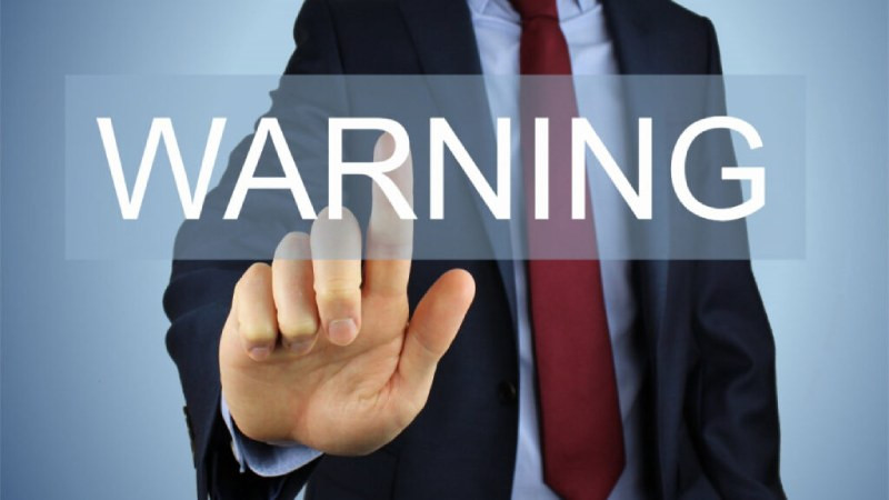 So sánh và phân biệt NSFW với các thuật ngữ liên quan như SFW