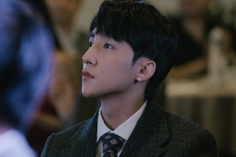 Sơn Tùng tạo dáng chuyên nghiệp