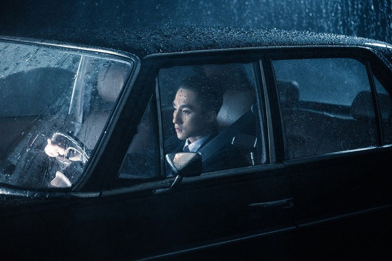 Sơn Tùng với biểu cảm sâu lắng trong MV &quot;Chúng ta của hiện tại&quot;