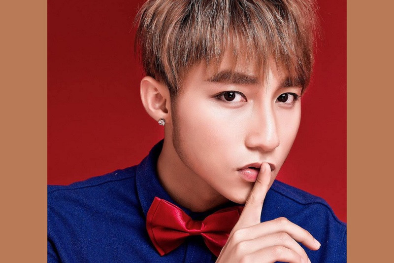 Sơn Tùng với nụ cười tươi tắn