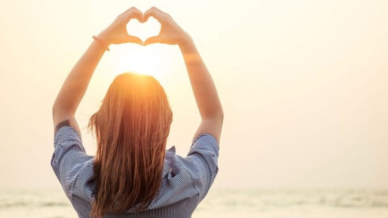 Suy nghĩ và lối sống tích cực giúp xây dựng sức đề kháng tinh thần trước áp lực từ bạn bè