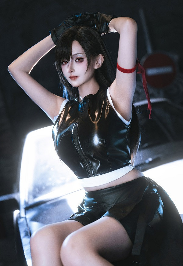Chiêm Ngưỡng Bộ Ảnh Cosplay Tifa Lockhart Tuyệt Đẹp Tạo hình đầy cuốn hút với trang phục ngắn gọn.
