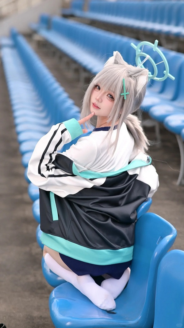 Tạo hình Shiroko giống như bước ra từ game Blue Archive