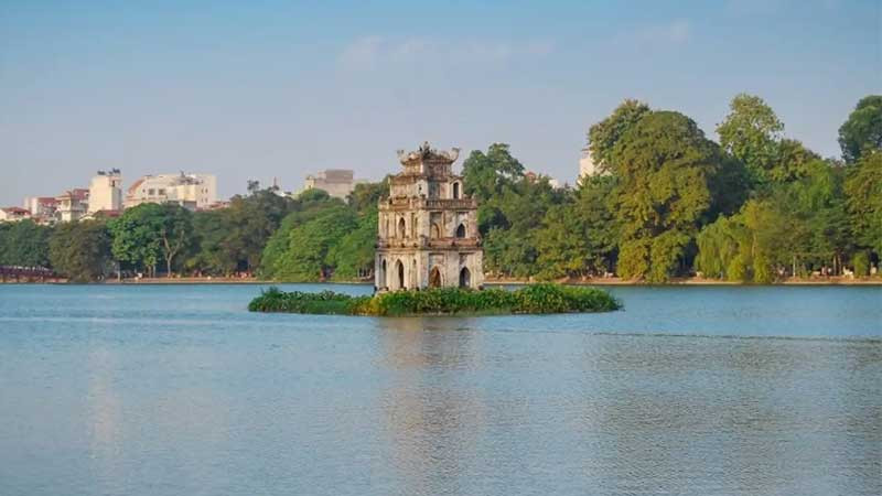 Tháp Rùa trầm mặc trên đảo nhỏ Hồ Gươm