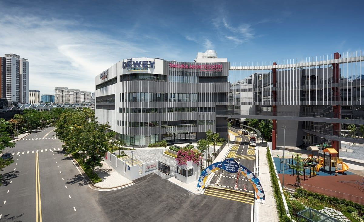 The Dewey Schools là thành viên chính thức của Hội đồng các trường Quốc tế (CIS)