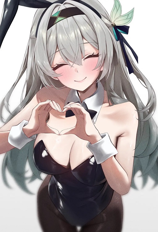 Thiếu nữ anime trong bộ trang phục cosplay nóng bỏng