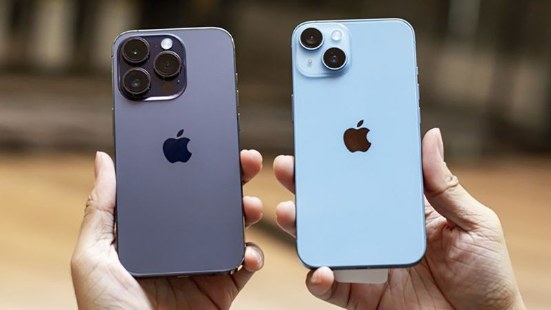 Thử nghiệm các phím chức năng vật lý trên iPhone như phím nguồn và âm lượng để đảm bảo hoạt động trơn tru