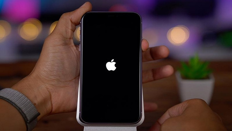 Thử nghiệm cảm ứng và hiển thị màu sắc trên màn hình iPhone