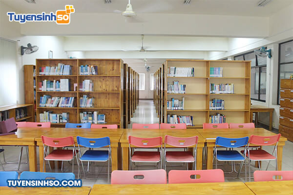 Thư viện hiện đại, không gian học tập lý tưởng tại Đại học Công nghệ Sài Gòn STU