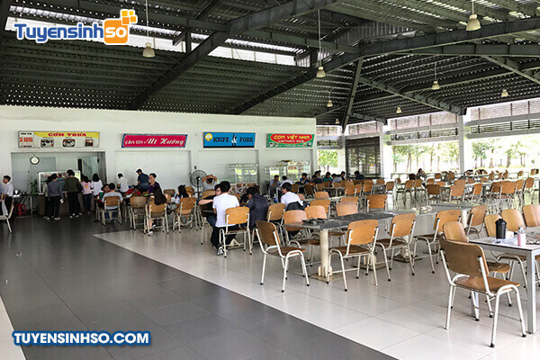 Thư viện hoặc phòng lab tiên tiến tại Đại học Việt - Đức