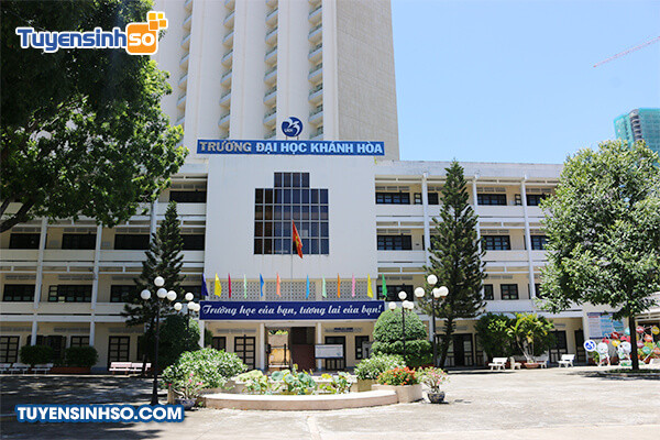 Tòa nhà giảng đường tại Đại học Khánh Hòa