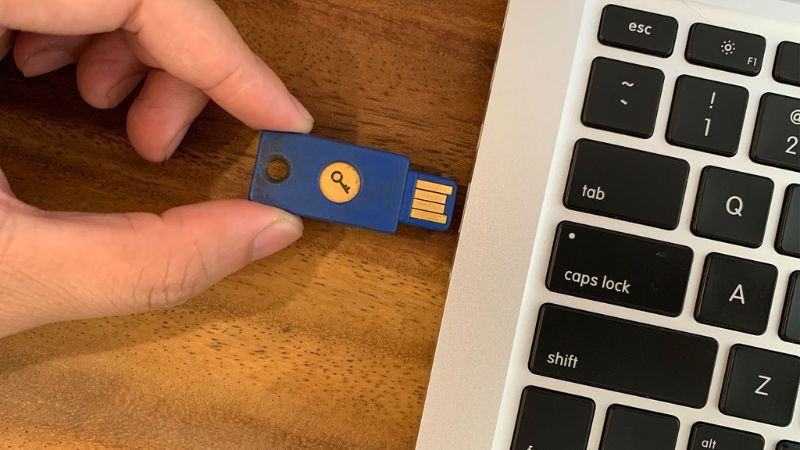 Tổng hợp các ưu điểm vượt trội của khóa bảo mật YubiKey so với những phương thức xác thực 2FA khác.
