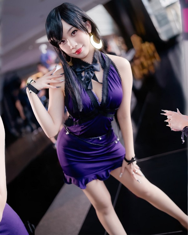 Chiêm Ngưỡng Bộ Ảnh Cosplay Tifa Lockhart Tuyệt Đẹp Trang phục chiến đấu của Tifa được mô phỏng tỉ mỉ.
