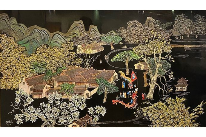 Tranh sơn mài truyền thống Việt Nam với kỹ thuật khảm và màu sắc rực rỡ đặc trưng