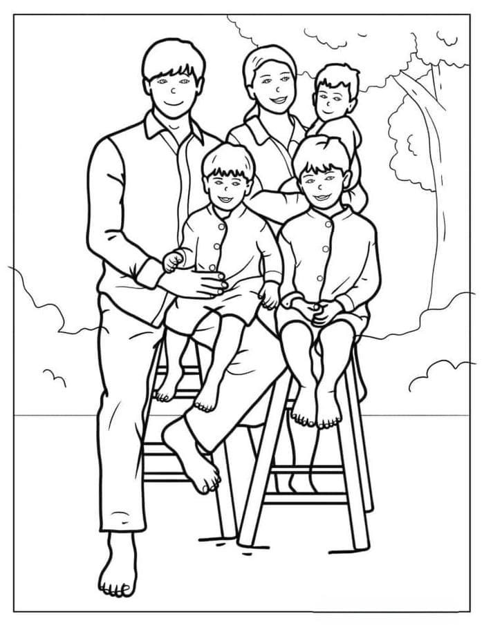 Tranh tô màu gia đình 5 người đơn giản