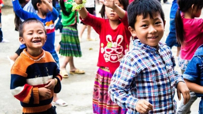Trẻ em vùng cao với nụ cười hồn nhiên