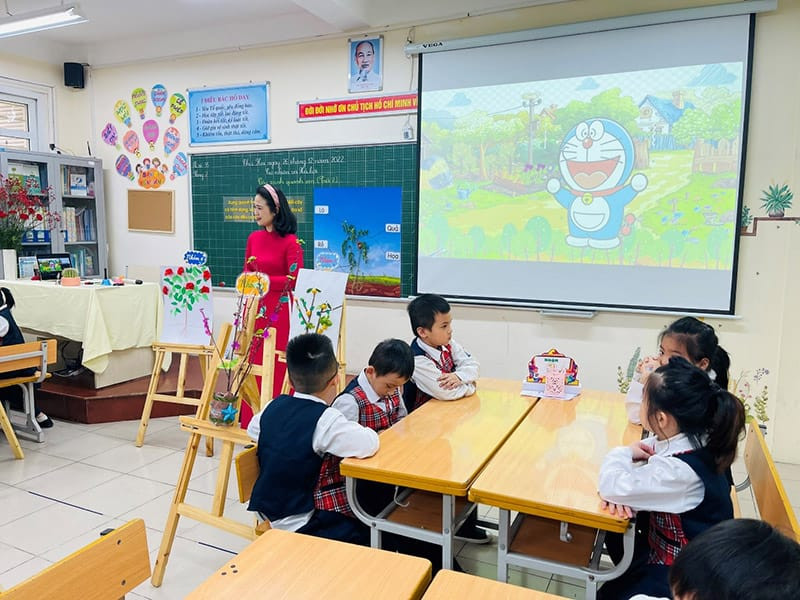 Trẻ khám phá tự nhiên và xã hội trong chương trình lớp 1