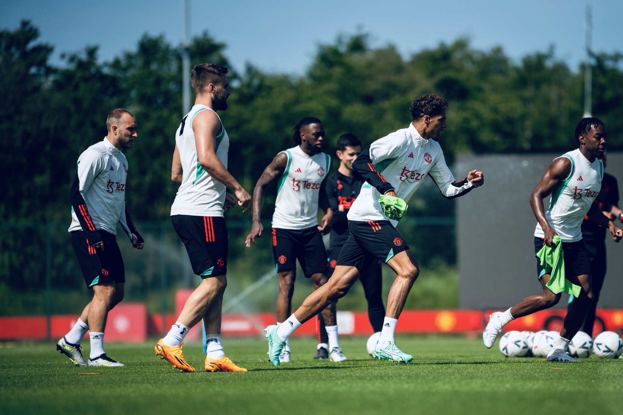 Trung vệ Raphael Varane của Manchester United trong buổi tập tại Carrington