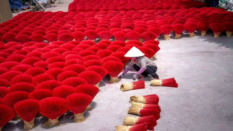 Vẻ đẹp độc đáo của làng tăm hương Quảng Phú Cầu