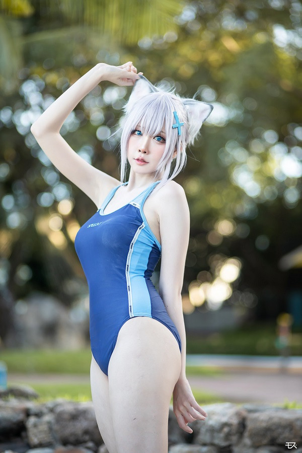 Vẻ đẹp pha chút lạnh lùng đầy mê hoặc trong cosplay Shiroko