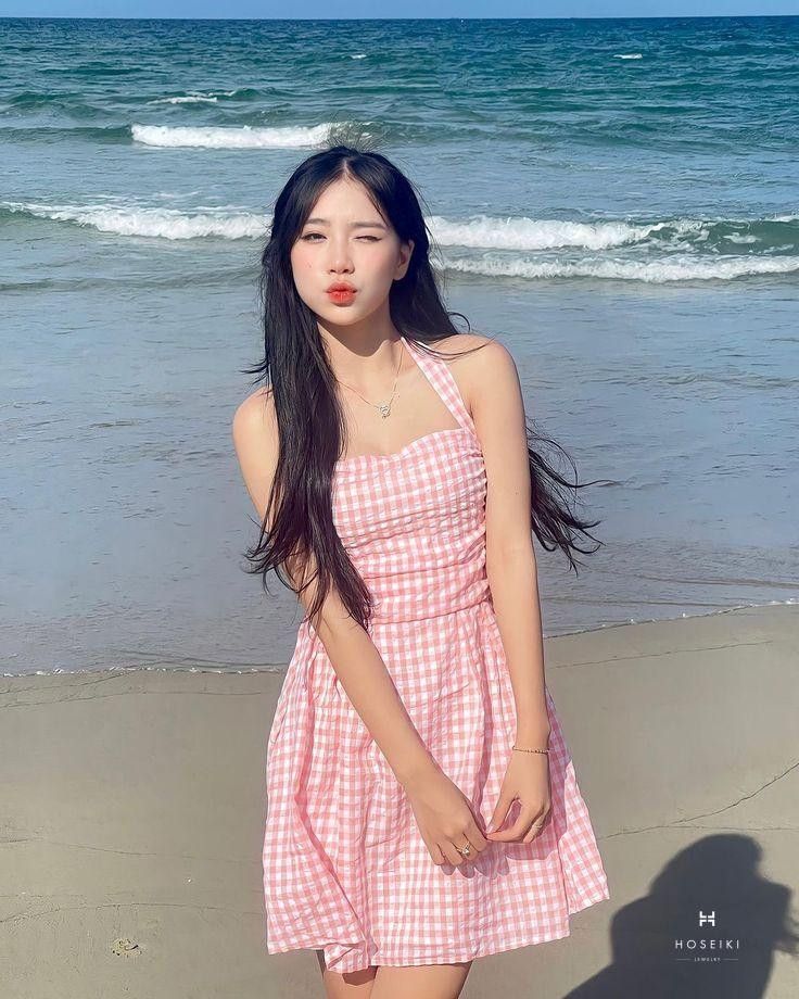 Vẻ Đẹp Cuốn Hút Của Gái Xinh Mặc Pinky Đáng Yêu Vẻ đẹp rạng rỡ của cô gái xinh như đóa hoa khi mặc trang phục màu hồng