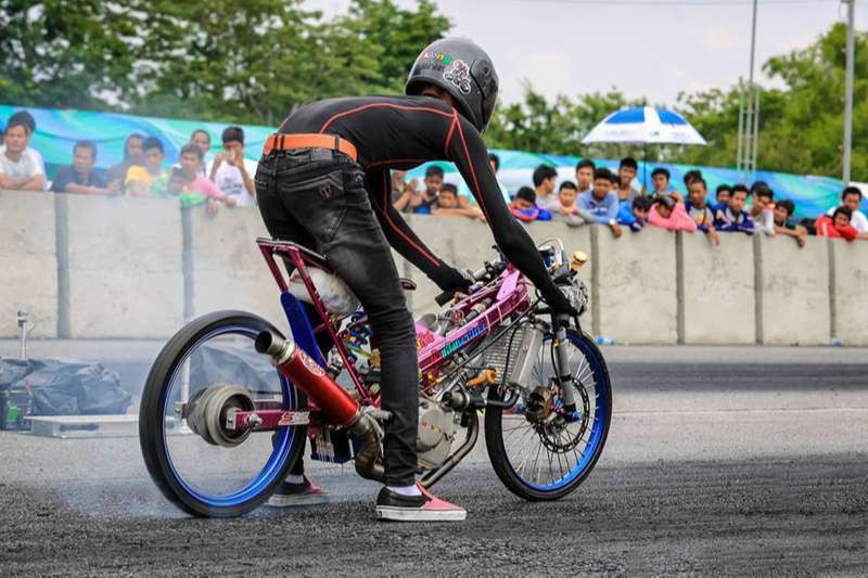 Xe độ nhiều màu sắc thể hiện sự sáng tạo