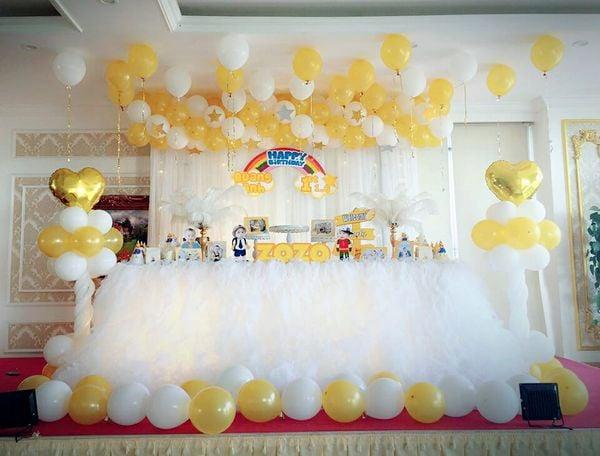 Hướng dẫn cách vẽ thiệp sinh nhật đơn giản với bánh kem và nến lung linh