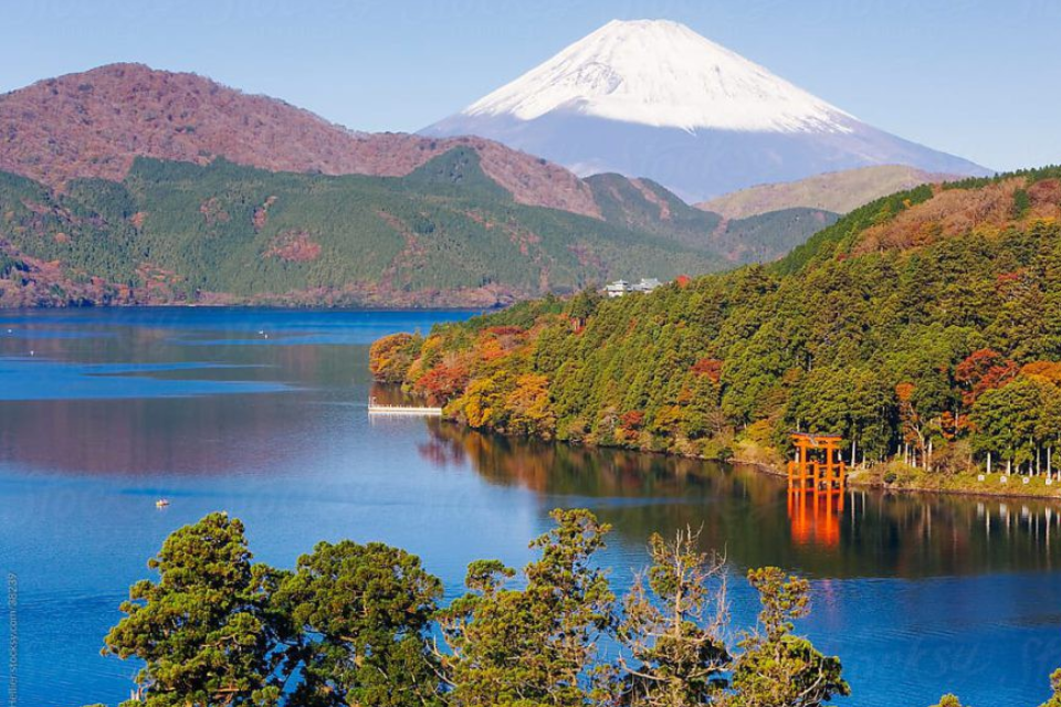 Nguồn cảm hứng bất tận để vẽ tranh hành trình mùa xuân lên rừng xuống biển với cảnh sắc thiên nhiên đa dạng