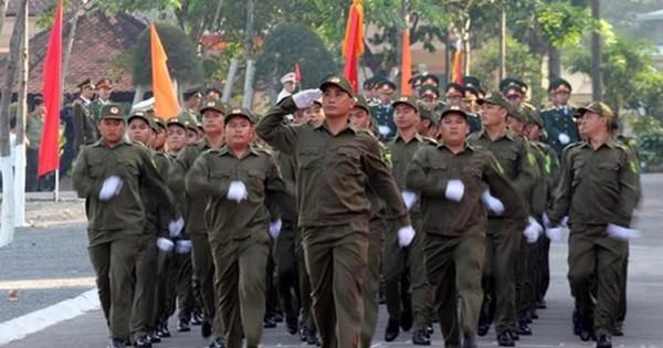 Tranh vẽ công an nhân dân đang làm nhiệm vụ tuần tra bảo vệ an ninh trật tự xã hội