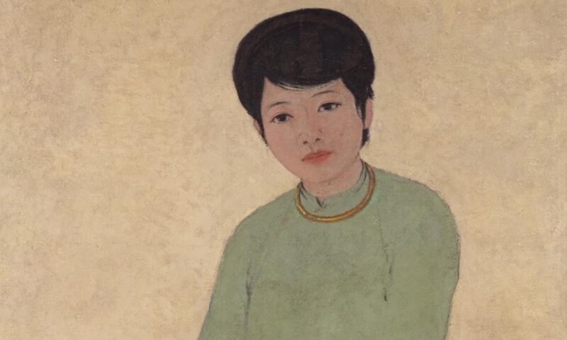 Bức tranh minh họa cô gái đội mũ rộng vành màu kem đang ngồi vẽ hoa cúc trong khu vườn ngập nắng