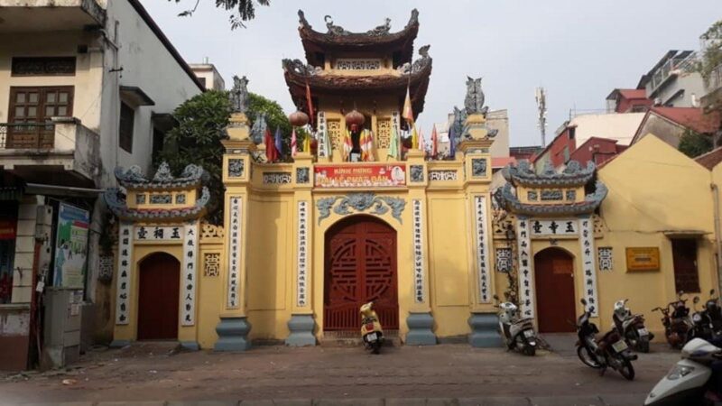 Cổng trường Đại học Mỹ thuật Việt Nam tại Yết Kiêu Hà Nội cổ kính và uy nghiêm