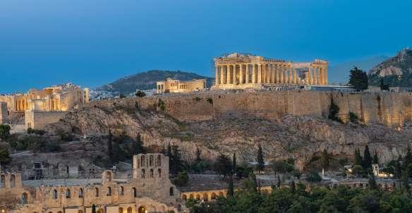 Đền Parthenon uy nghi trên đồi Acropolis - một công trình kiến trúc Hy Lạp cổ đại tiêu biểu với thức cột Doric
