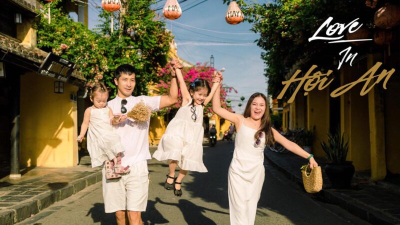 Bí Quyết Vẽ Phố Cổ Hội An Đẹp Như Tranh Của Họa Sĩ Một góc phố cổ Hội An với những ngôi nhà tường vàng, mái ngói rêu phong và đèn lồng treo cao