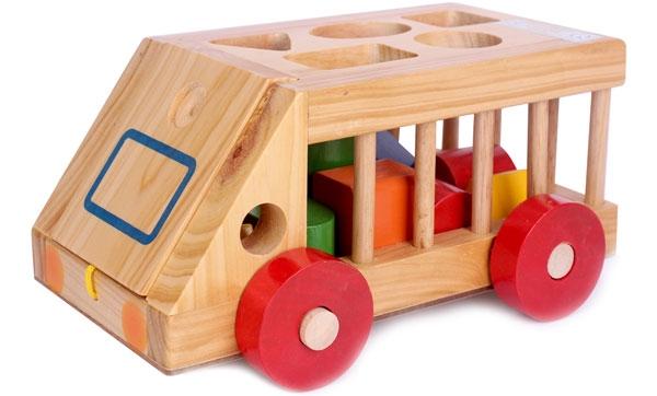 Khám Phá Cách Vẽ Đơn Giản Cho Bé Cực Kỳ Dễ Hiểu bàn tay người lớn hướng dẫn bé cách ghép các hình khối cơ bản thành hình con vật ngộ nghĩnh