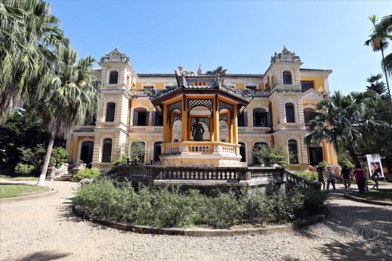 Khám Phá Nét Độc Đáo Của Mỹ Thuật Hiện Đại Việt Nam Một tác phẩm hội họa tiêu biểu của mỹ thuật hiện đại Việt Nam thời kỳ đầu thế kỷ 20 với sự giao thoa văn hóa