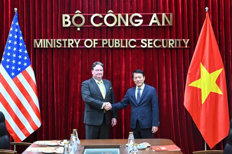 Phác thảo ý tưởng ban đầu cho bức tranh chủ đề an toàn giao thông đường bộ sinh động