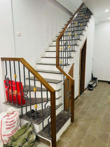 Sức Mạnh Của Logo Mỹ Thuật Công Nghiệp Trong Sáng Tạo Thiết kế logo mỹ thuật công nghiệp phong cách hiện đại tối giản với đường nét tinh tế