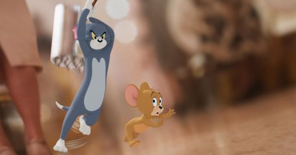 Bí Quyết Cách Vẽ Tom Và Jerry Chuẩn Xác Nhất Bức vẽ hoàn chỉnh Tom và Jerry đang tương tác trong một cảnh rượt đuổi vui nhộn