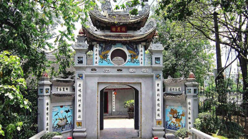 Bản vẽ đường nét đền Ngọc Sơn cổ kính bên Hồ Gươm trong tranh vẽ Hồ Gươm chưa tô màu