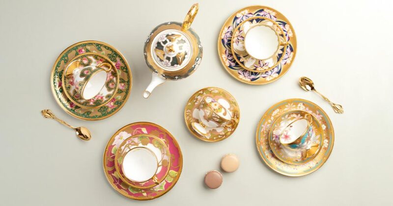 Bản phác thảo tranh vẽ chưa tô màu với họa tiết hoa lá độc đáo