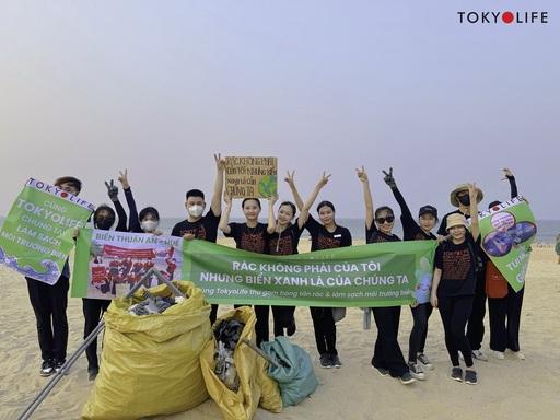 Tranh vẽ bảo vệ môi trường của học sinh lay động trái tim tranh vẽ bảo vệ môi trường của học sinh với hình ảnh các bạn nhỏ cùng nhau dọn rác thải trên bãi biển