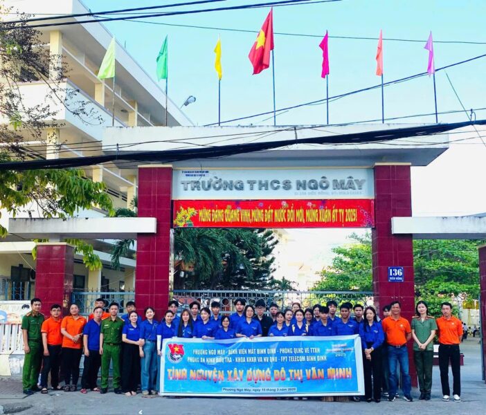 Nét Đẹp **Tranh Vẽ Thanh Niên Tình Nguyện** Cống Hiến Tranh vẽ thanh niên tình nguyện tham gia các hoạt động cộng đồng ý nghĩa và sôi nổi