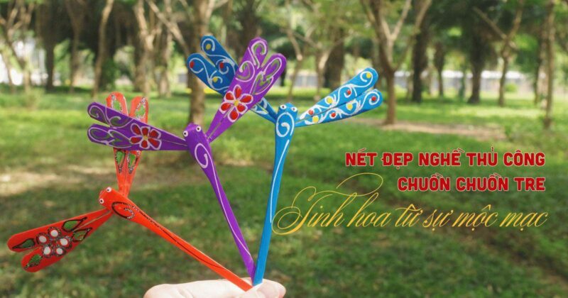 Cách Vẽ Con Chuồn Chuồn Đơn Giản Cho Người Mới Bắt Đầu Chi tiết cách vẽ con chuồn chuồn đơn giản với đôi cánh mỏng manh và các đường gân tinh tế
