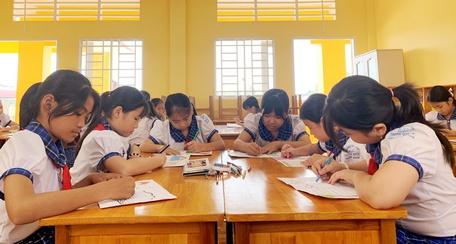 Khám Phá Tranh **Mỹ Thuật Lớp 5 Chú Bộ Đội Của Chúng Em** Ý tưởng vẽ chú bộ đội lớp 5 đang hiên ngang canh gác biển đảo quê hương Việt Nam