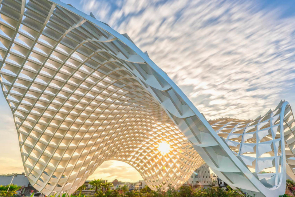 Hình vẽ gia đình 4 người đơn giản lớp 3 vui chơi ngoài trời công viên xanh mát