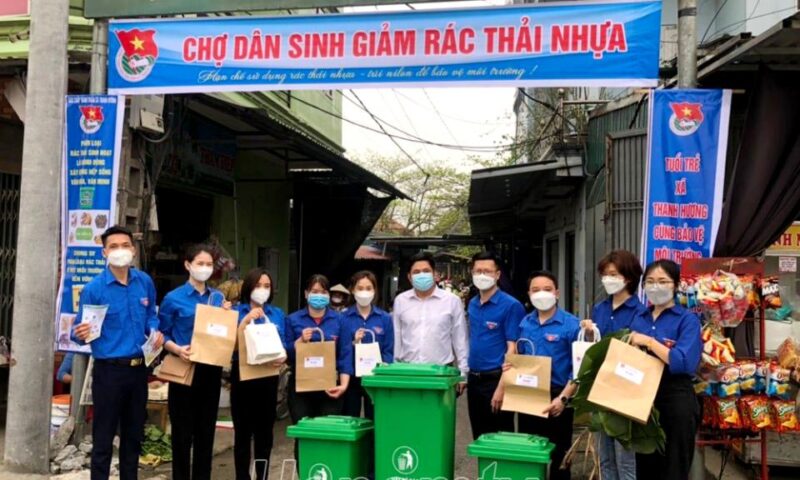 Ý tưởng vẽ tranh chào mừng đại hội đoàn với hình ảnh thanh niên tình nguyện đầy nhiệt huyết