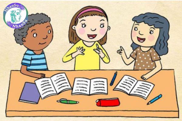 Tranh vẽ học sinh vui chơi nhảy dây ở sân trường với những nụ cười rạng rỡ và không khí náo nhiệt