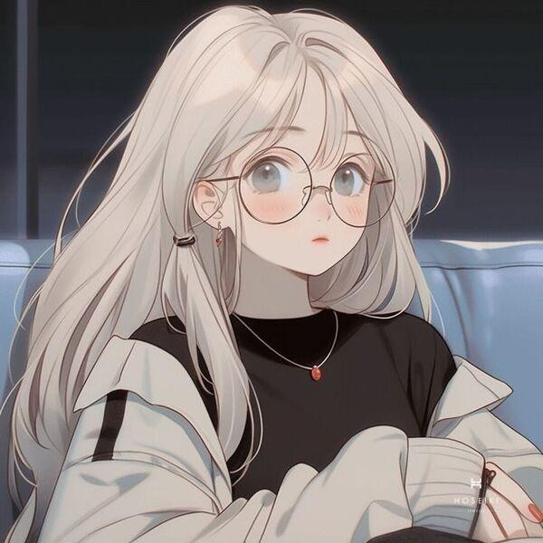 Ảnh anime cute cô gái với đôi mắt to tròn và nụ cười nhẹ nhàng