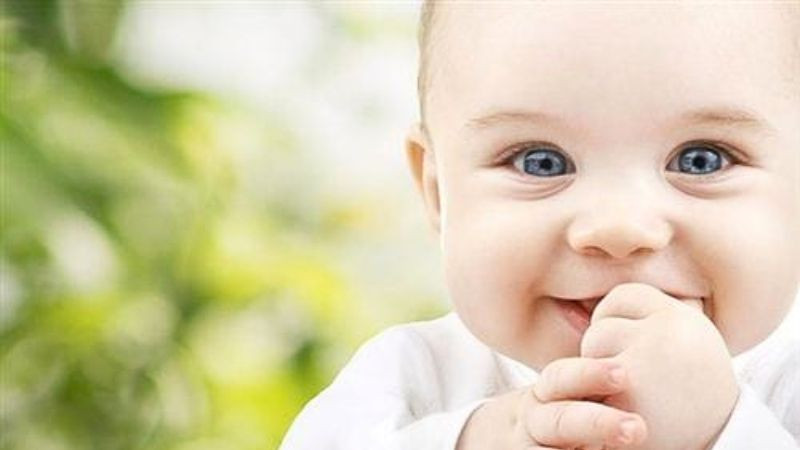 Tuyển tập Ảnh Em Bé Cute Đẹp Nhất Làm Hình Nền Ảnh em bé cute đang cười vui vẻ
